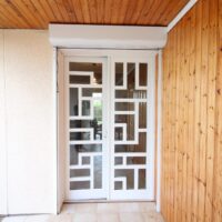 reproduction isolante d’une porte contemporaine reproduction isolante d'une porte contemporaine