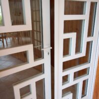 reproduction isolante d’une porte contemporaine reproduction isolante d'une porte contemporaine
